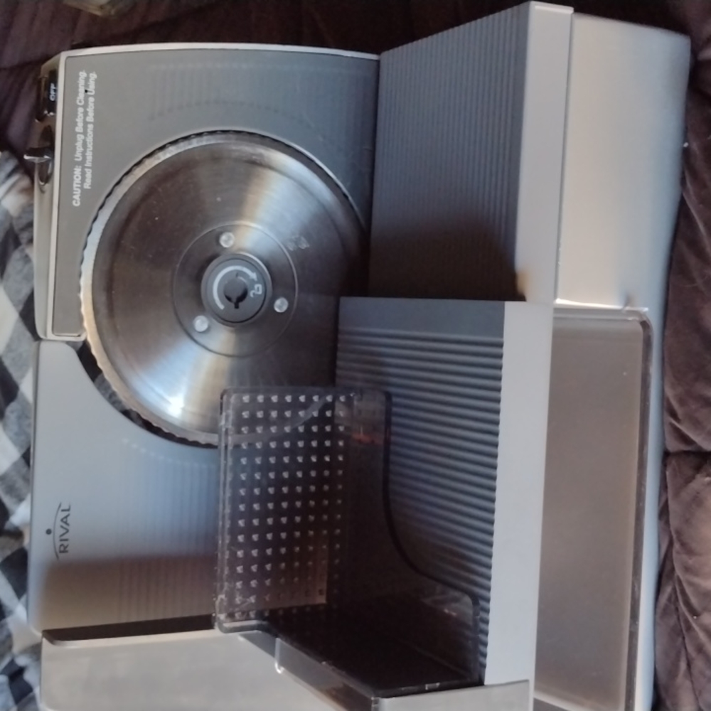 Meat slicer